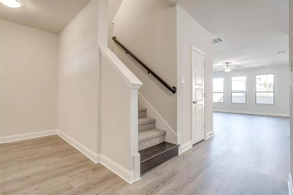 6817 Joelene Rae Drive, Arlington, Texas 76001