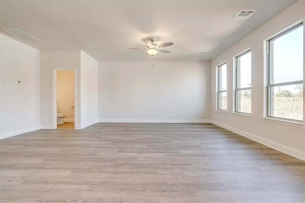 6817 Joelene Rae Drive, Arlington, Texas 76001