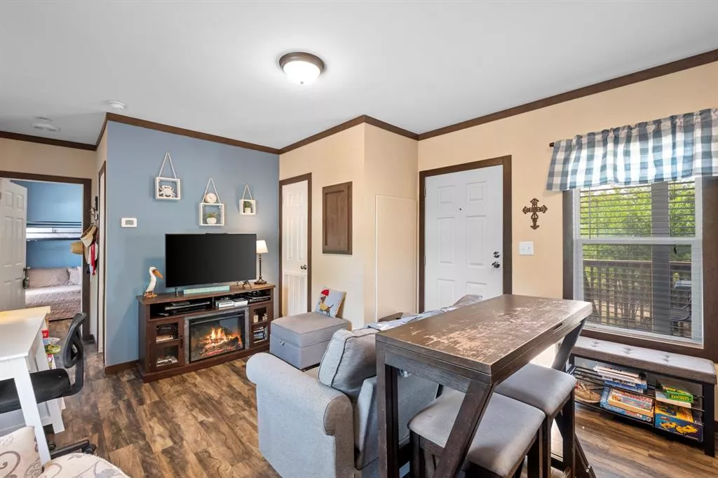 9437 Hilltop Drive, Cleburne, Texas 76033