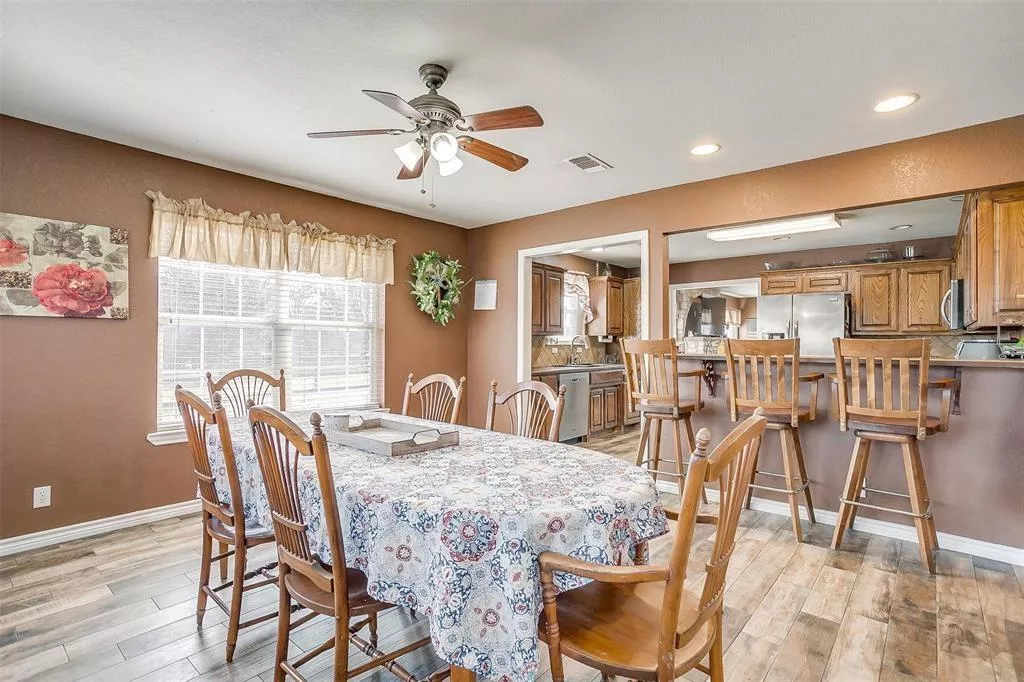 1101 Sunshine Court, Granbury, Texas 76048