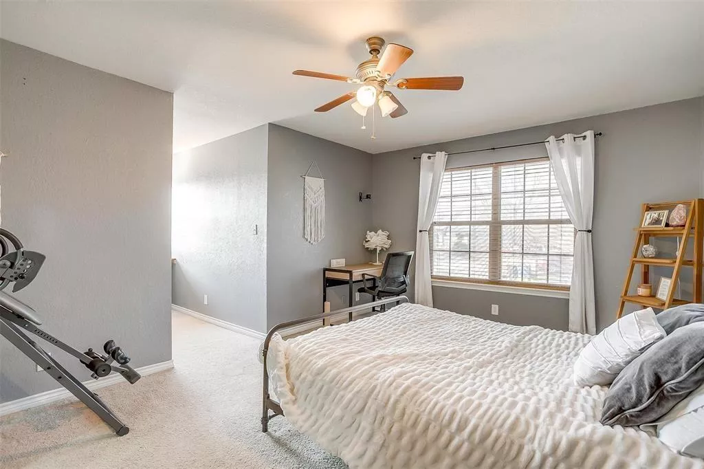 1101 Sunshine Court, Granbury, Texas 76048