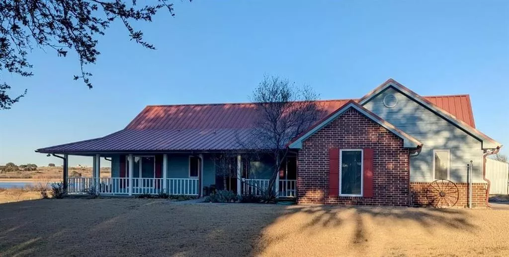 172 Lake Point Road, Comanche, Texas 76442