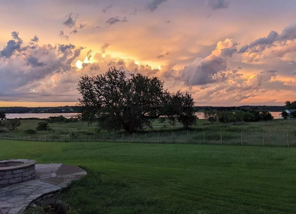 172 Lake Point Road, Comanche, Texas 76442