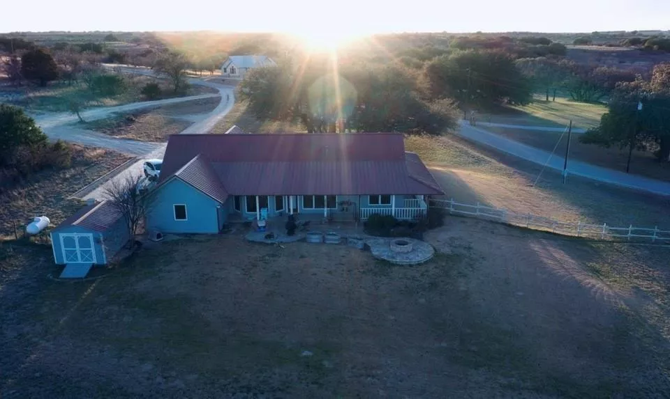 172 Lake Point Road, Comanche, Texas 76442