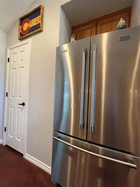 172 Lake Point Road, Comanche, Texas 76442