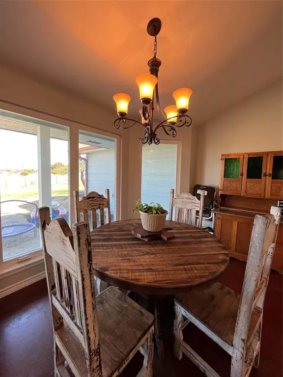 172 Lake Point Road, Comanche, Texas 76442