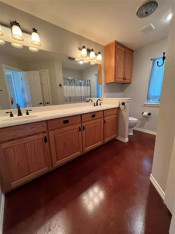 172 Lake Point Road, Comanche, Texas 76442