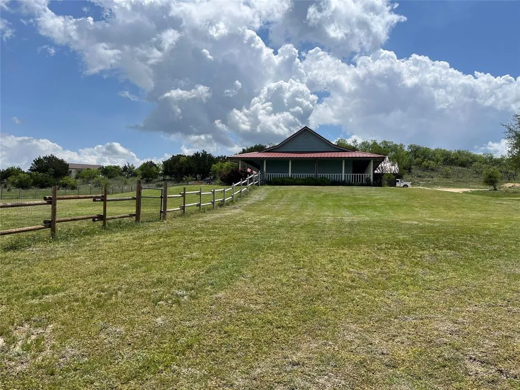 172 Lake Point Road, Comanche, Texas 76442
