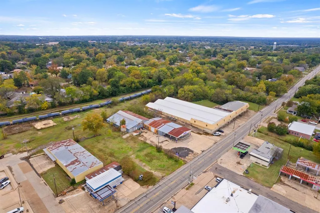 305 W Main Street, Mount Vernon, Texas 75457