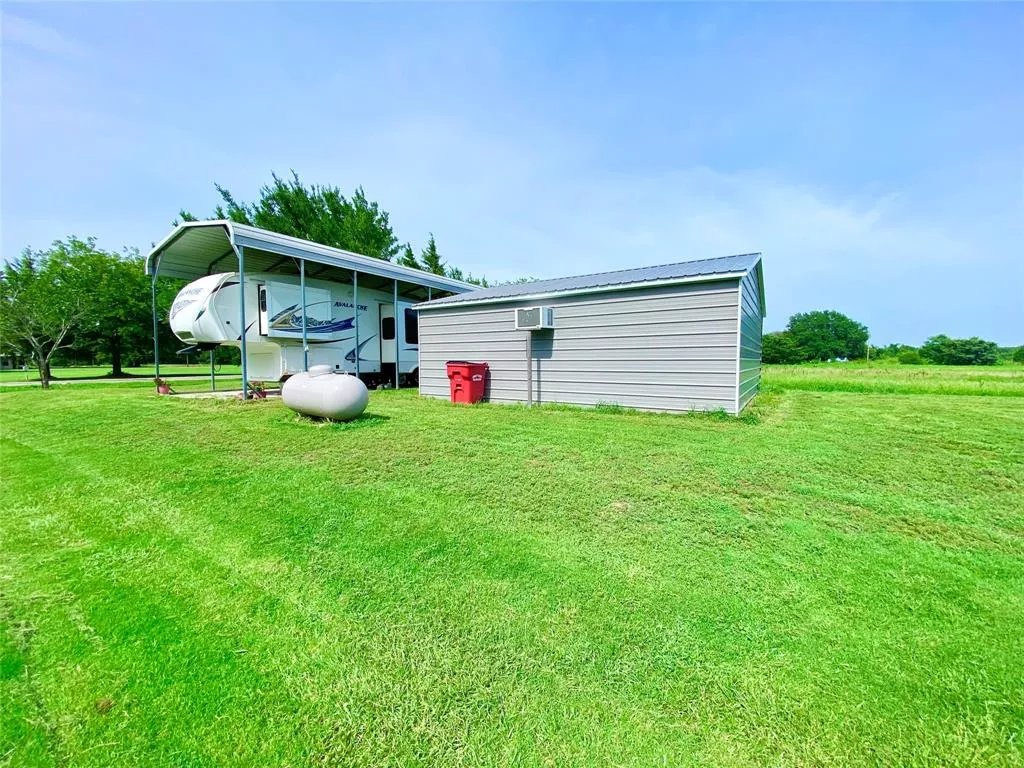 321 Fm 274 Ravenna, Texas 75476