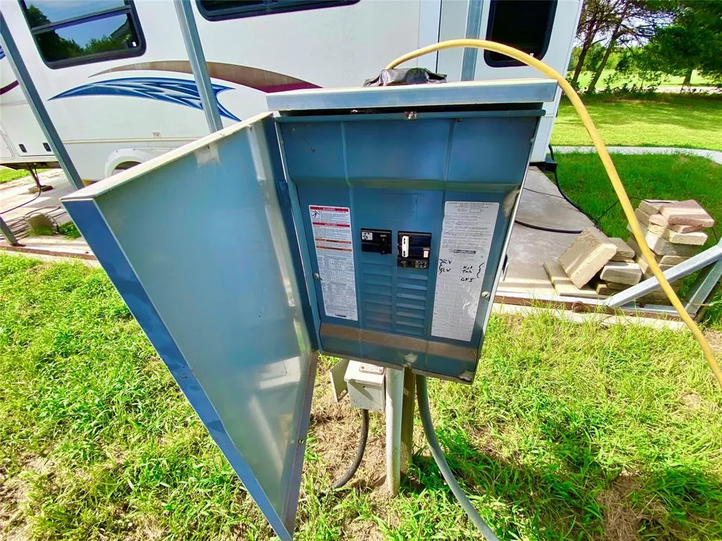 321 Fm 274 Ravenna, Texas 75476