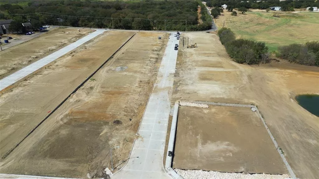 522 N Country Meadow Circle, Cleburne, Texas 76033