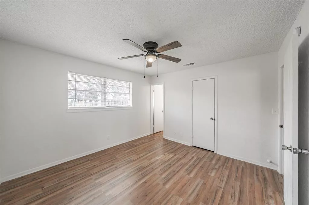 611 W Elm Street, Alvord, Texas 76225