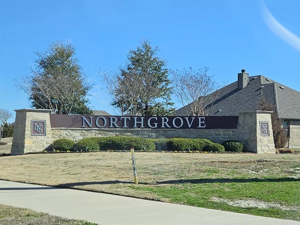 N Grove Boulevard, Waxahachie, Texas 75165