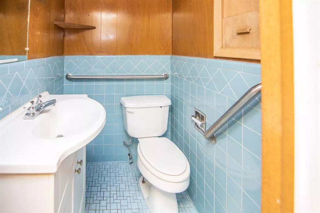 2201 Coggin Avenue, Brownwood, Texas 76801