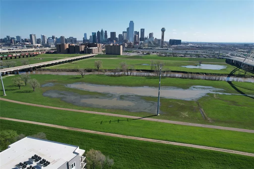 2320 N Beckley Avenue, Dallas, Texas 75208