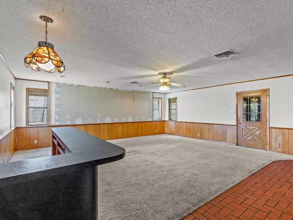 3433 N Highway 81 Bowie, Texas 76230