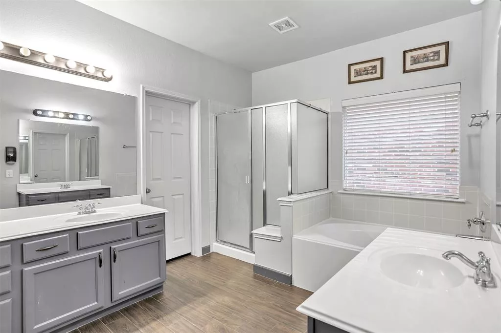 5015 Golden Eagle Drive, Grand Prairie, Texas 75052