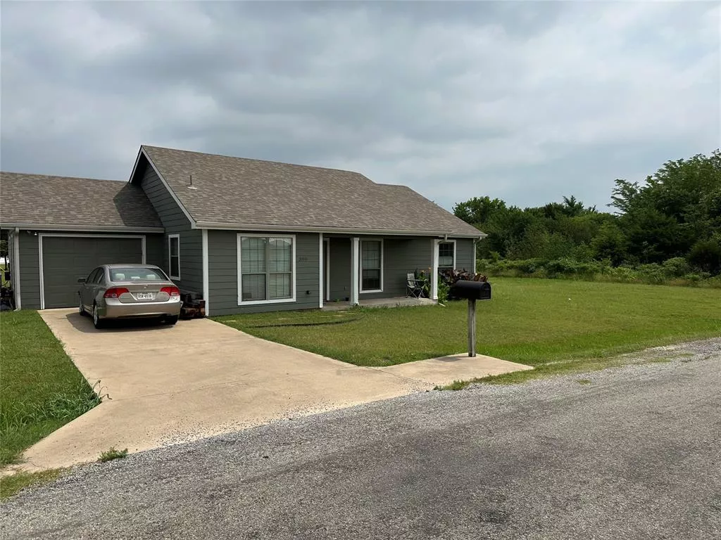 399 willow Drive, Pottsboro, Texas 75076