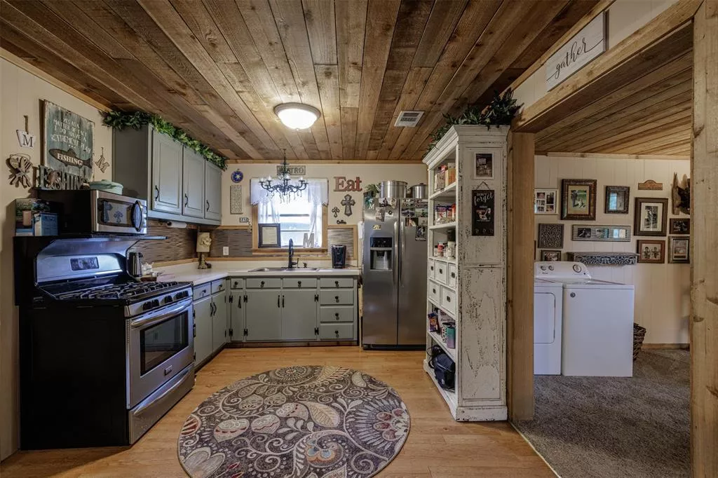 434 Briggs Boulevard, East Tawakoni, Texas 75472