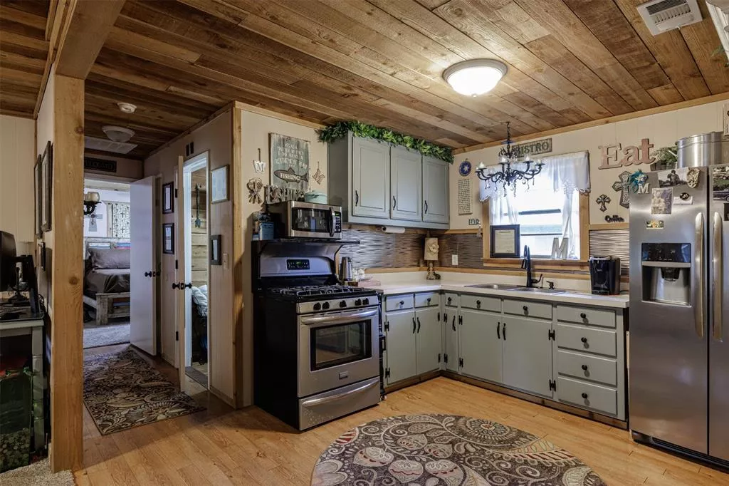 434 Briggs Boulevard, East Tawakoni, Texas 75472