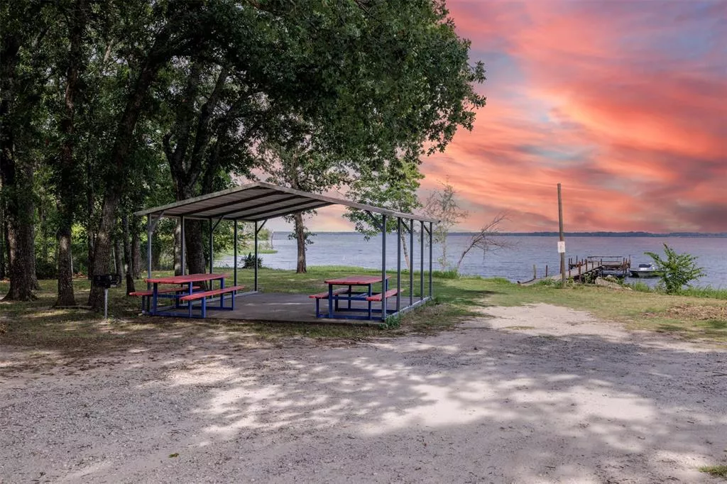 434 Briggs Boulevard, East Tawakoni, Texas 75472