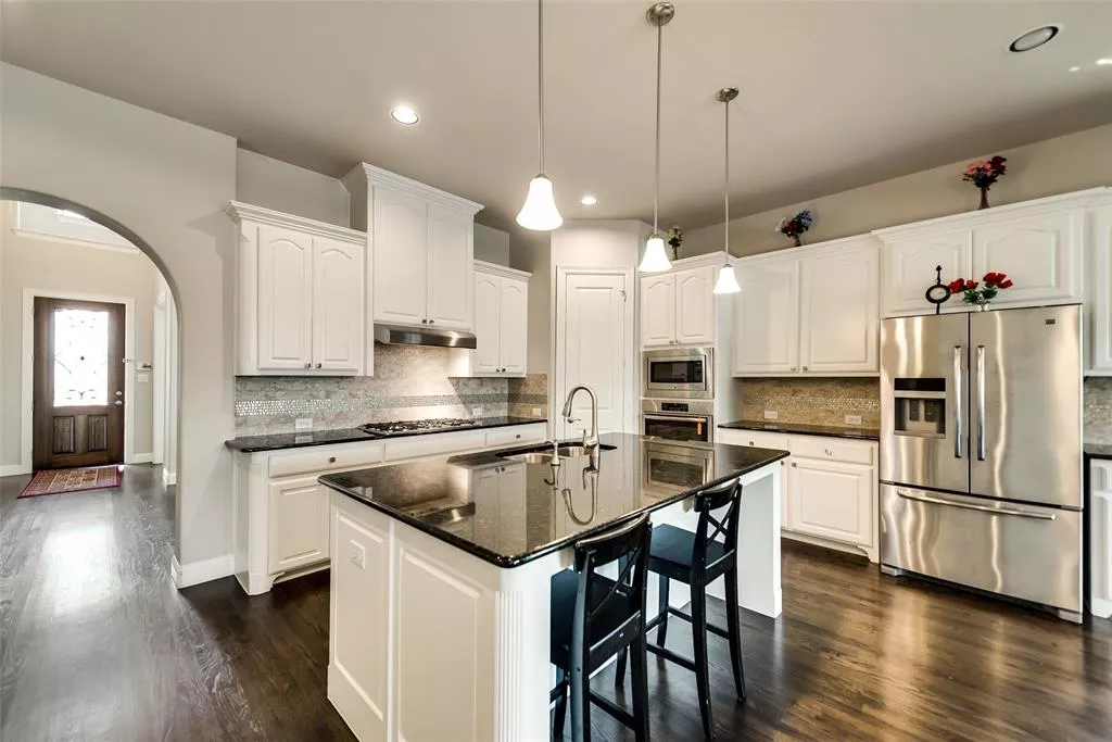 1113 Steele Lane, Flower Mound, Texas 75022