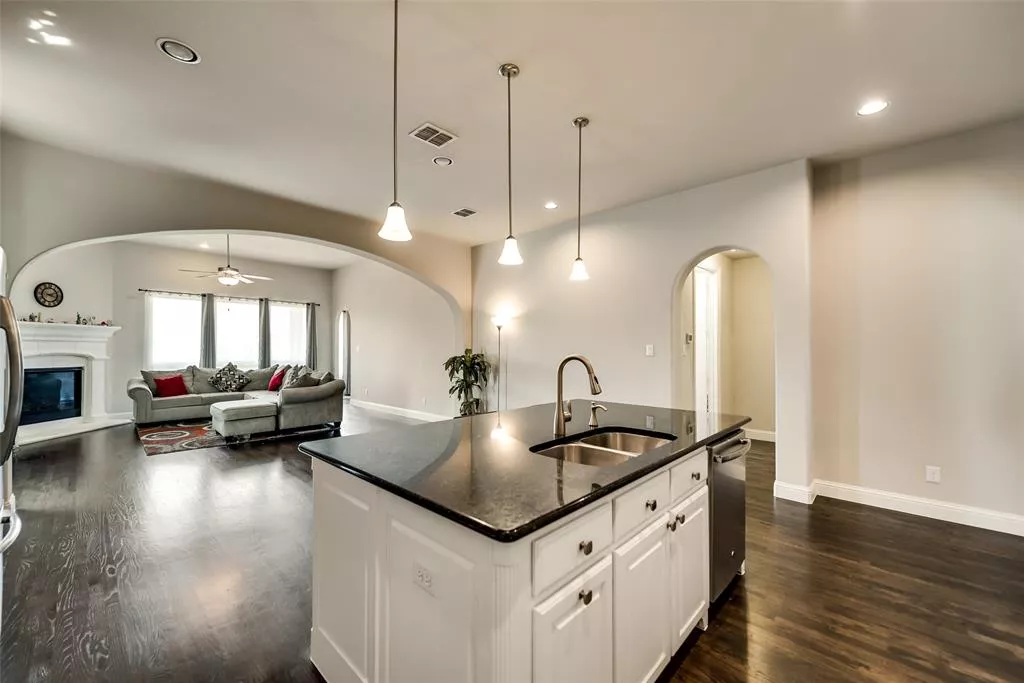 1113 Steele Lane, Flower Mound, Texas 75022