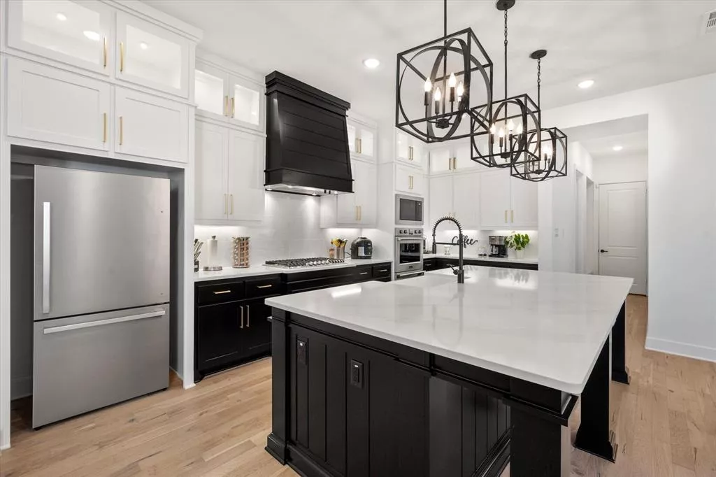 1203 Limestone Ridge Road, Mansfield, Texas 76063