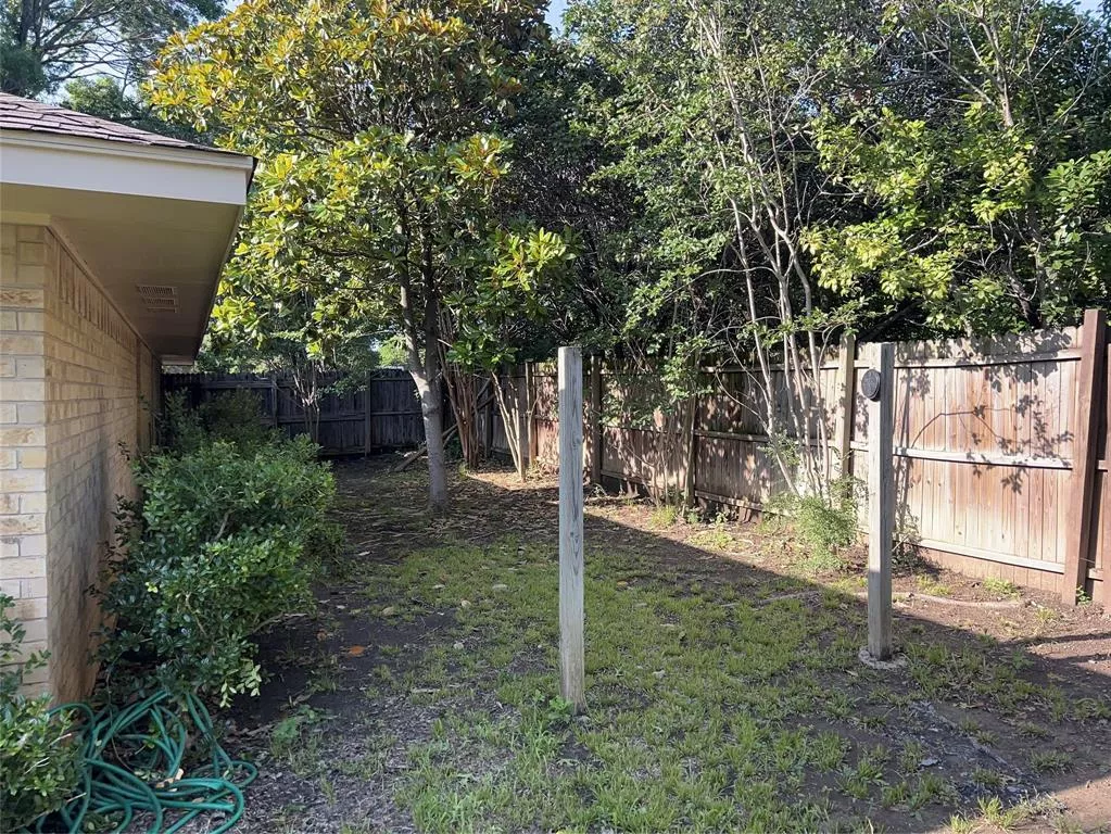 141 Palmer Circle, Lancaster, Texas 75146