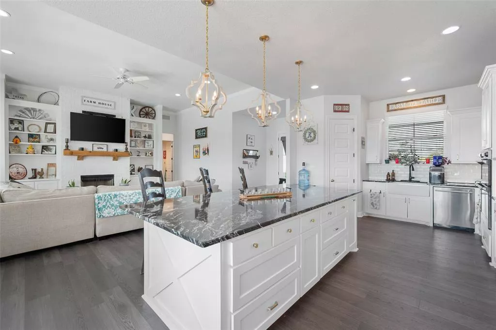 3259 S Highway 281 Mineral Wells, Texas 76067