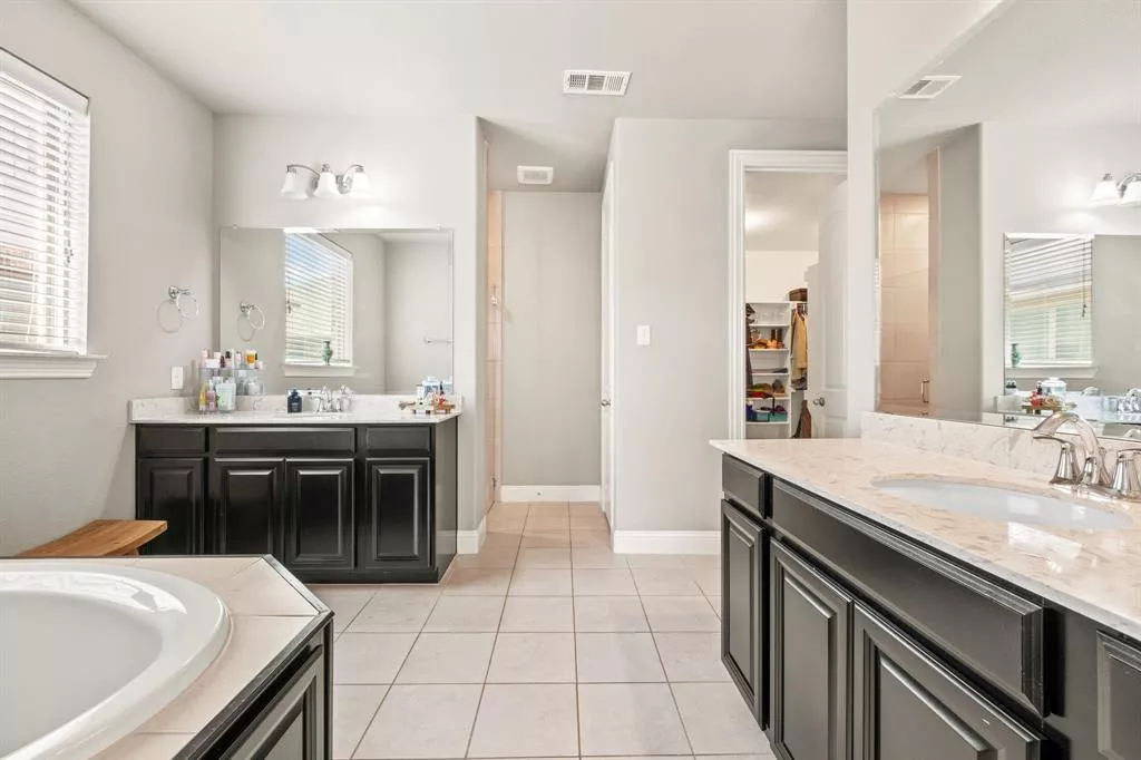 1112 Rendon Place, Mansfield, Texas 76063