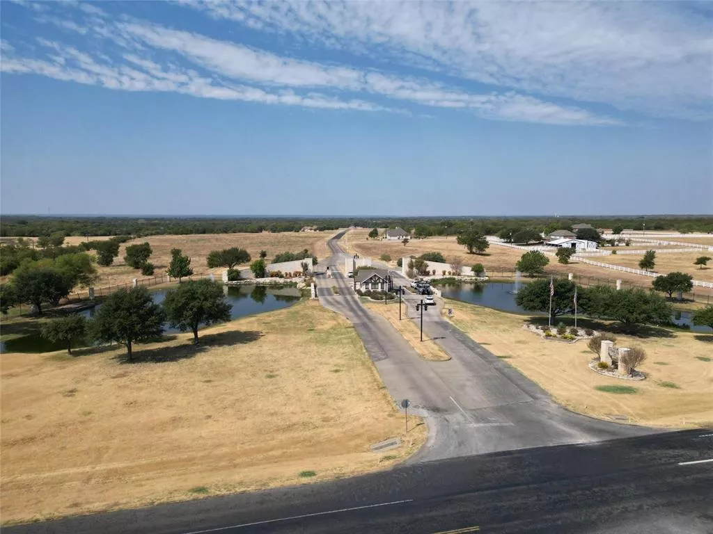 1233 Overlook Court, Whitney, Texas 76692