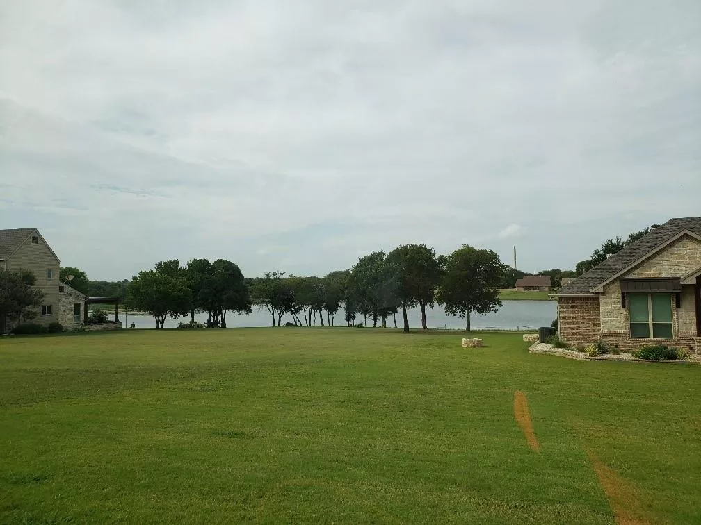 1233 Overlook Court, Whitney, Texas 76692