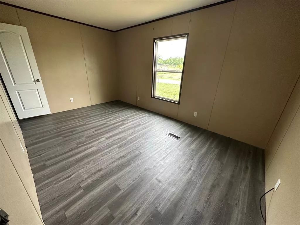 217 Lois Circle, Granbury, Texas 76049