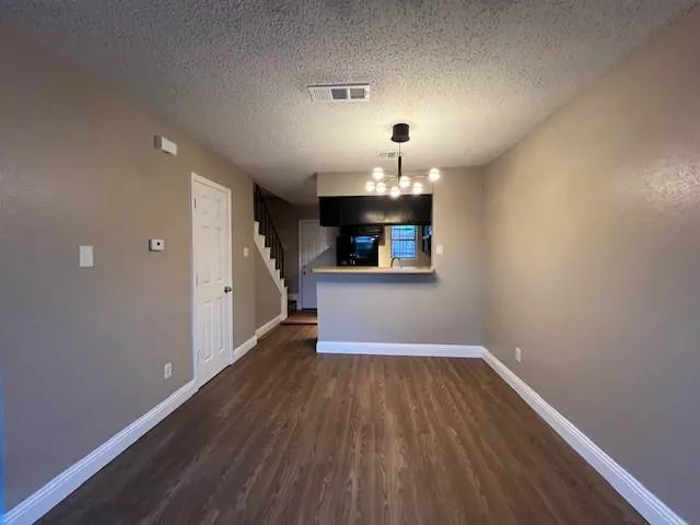 9487 Olde Towne Row, Dallas, Texas 75227