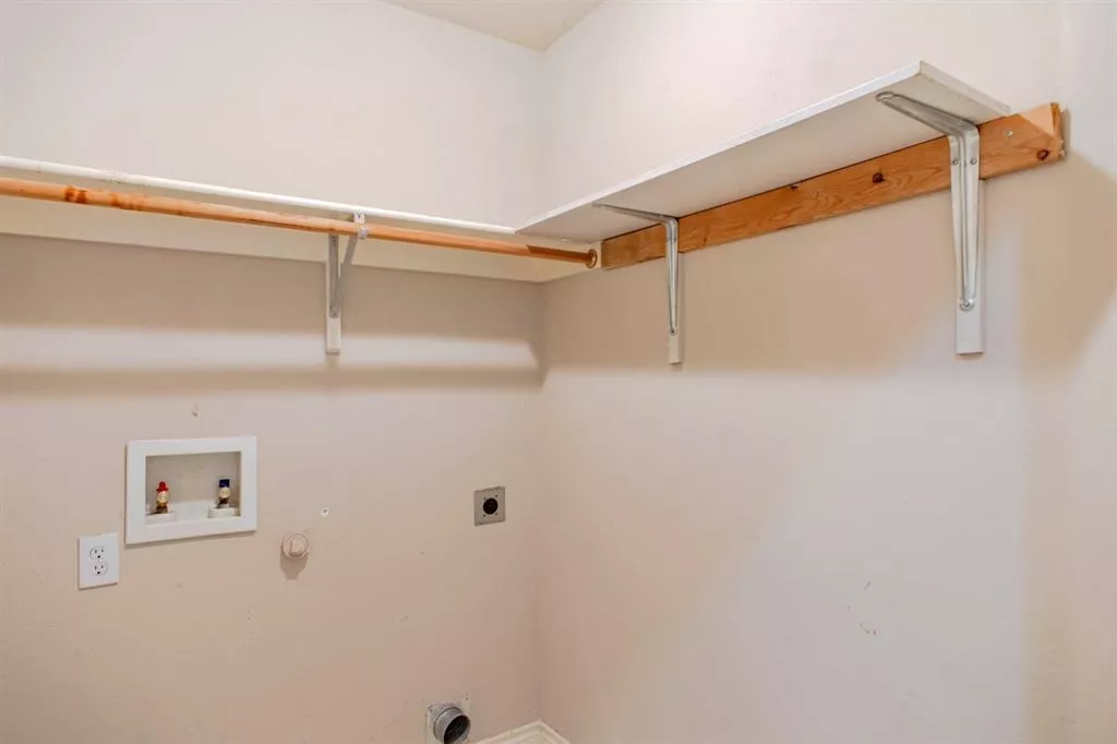 5376 Lake Chelen Drive, Fort Worth, Texas 76137