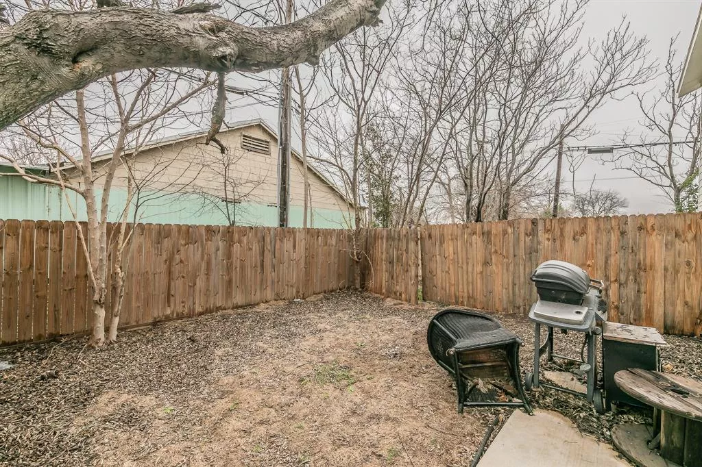 2025 Grainger Street, Fort Worth, Texas 76110