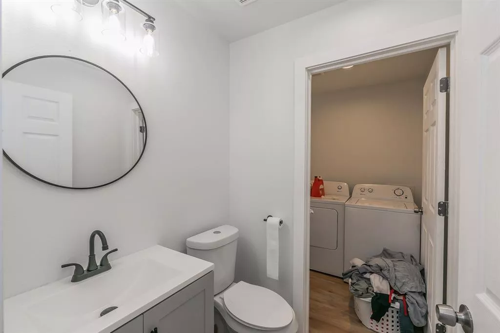 2025 Grainger Street, Fort Worth, Texas 76110