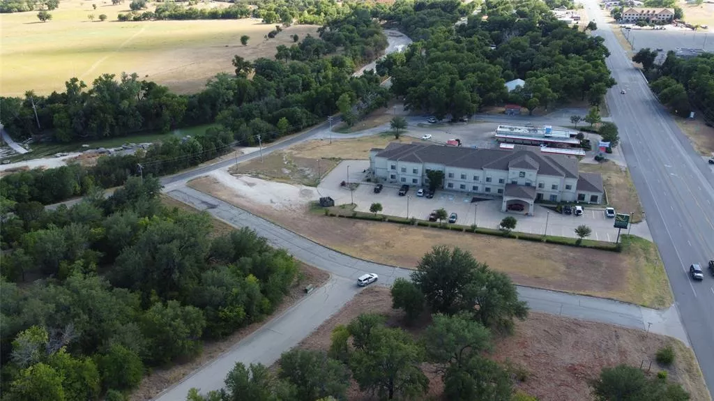 101 Paluxy Summit Boulevard, Glen Rose, Texas 76043