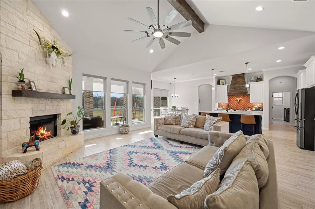 725 Glade Park Court, Azle, Texas 76020