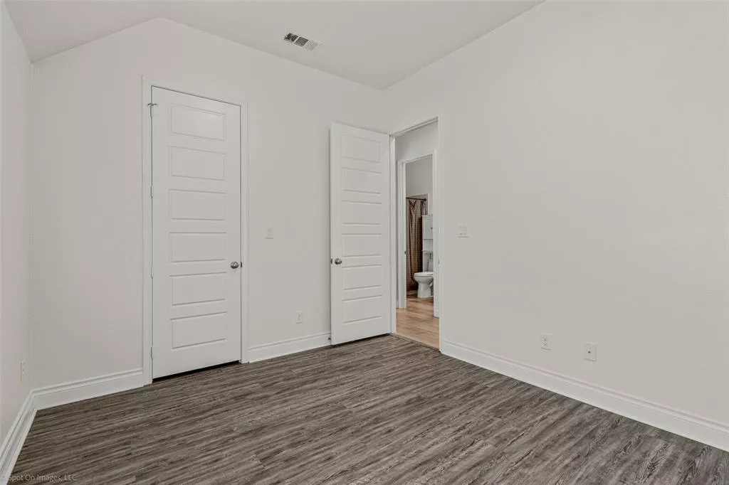 1009 Queens Lake Trail, McKinney, Texas 75071