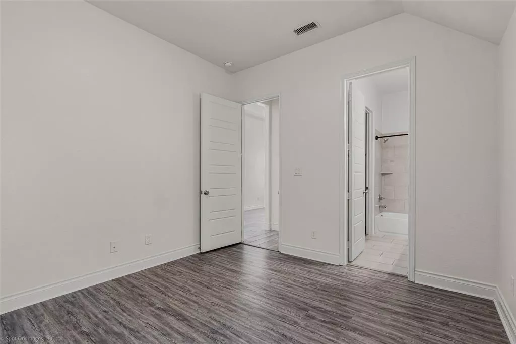 1009 Queens Lake Trail, McKinney, Texas 75071