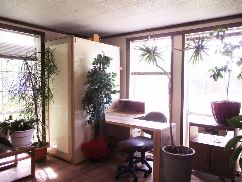 103 E Denison Avenue, Bonham, Texas 75418