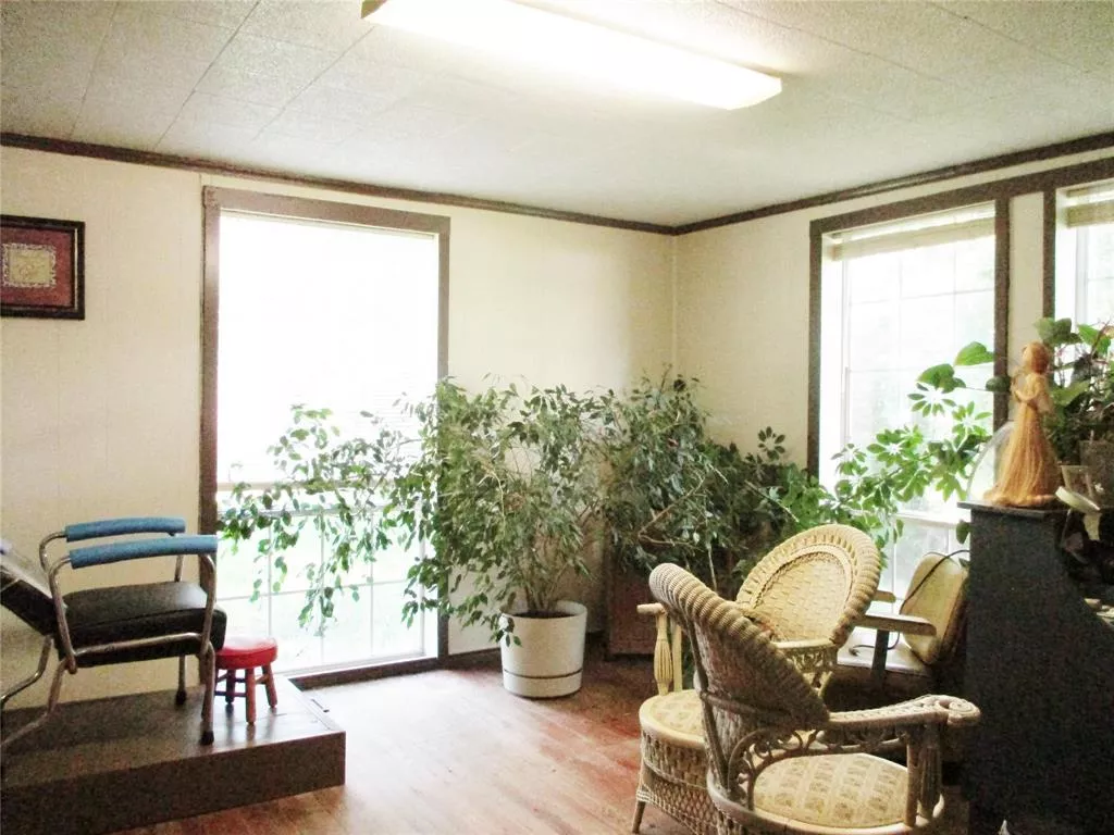 103 E Denison Avenue, Bonham, Texas 75418