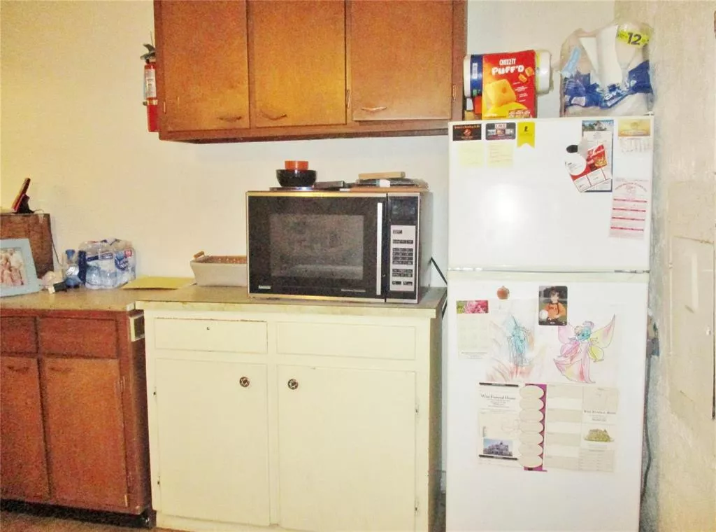 103 E Denison Avenue, Bonham, Texas 75418