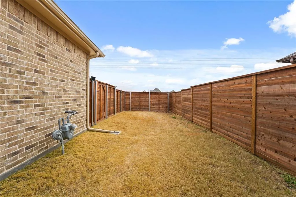 1913 Kit Fox Run, Mesquite, Texas 75181