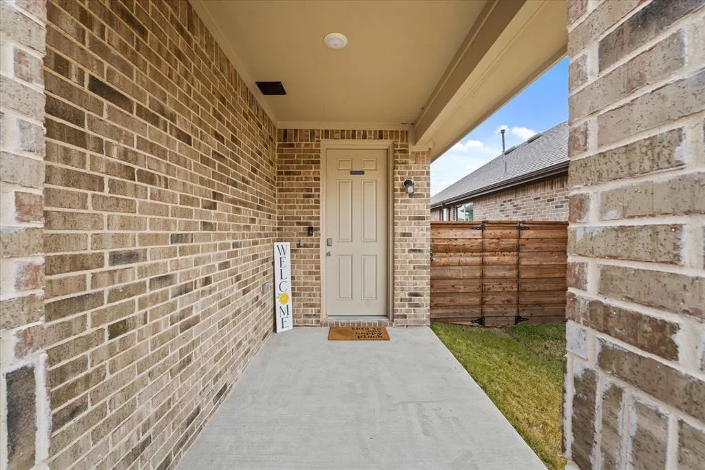 1913 Kit Fox Run, Mesquite, Texas 75181