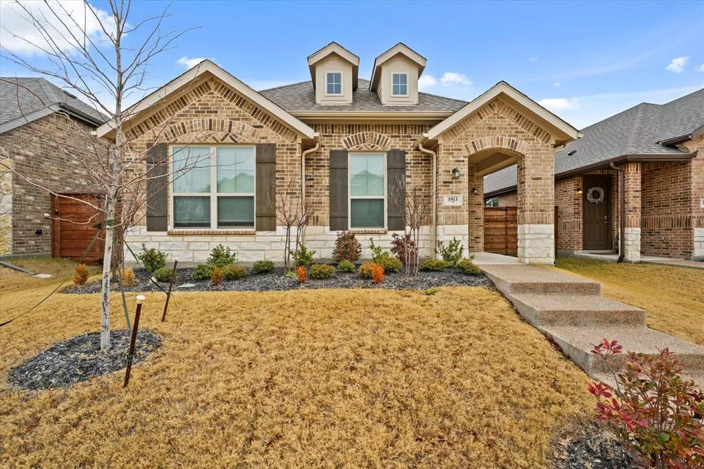 1913 Kit Fox Run, Mesquite, Texas 75181