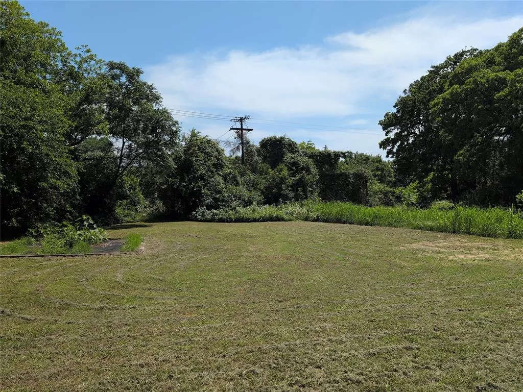 212 E Ellen Avenue, Hurst, Texas 76053